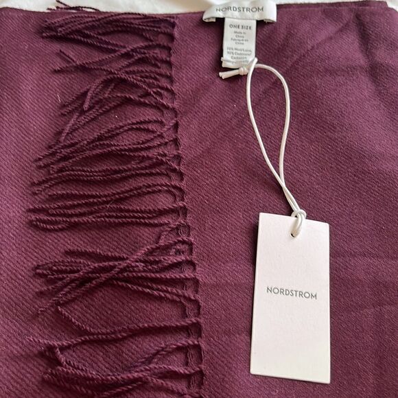 NORDSTROM tissue weight wool & cashmere scarf NWT Burgundy - Picture 5 of 6